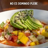 Platillo con aguacate